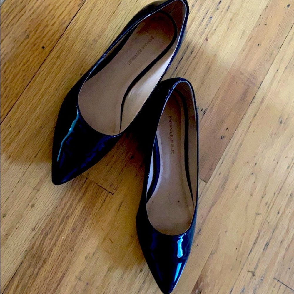 Ballet flats. Patent leather.